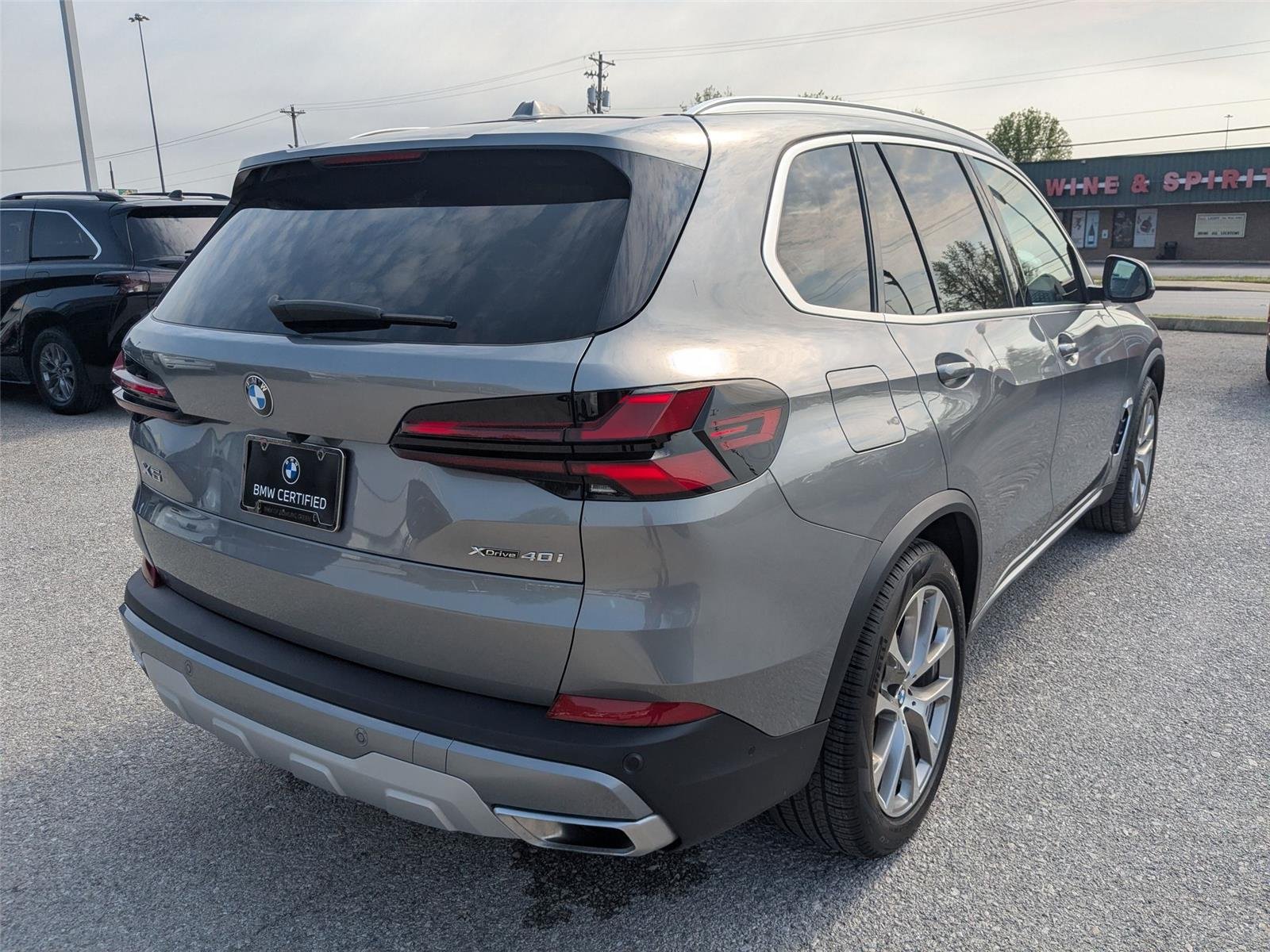 Certified Used 2024 Skyscraper Grey Metallic BMW xDrive40i image 5