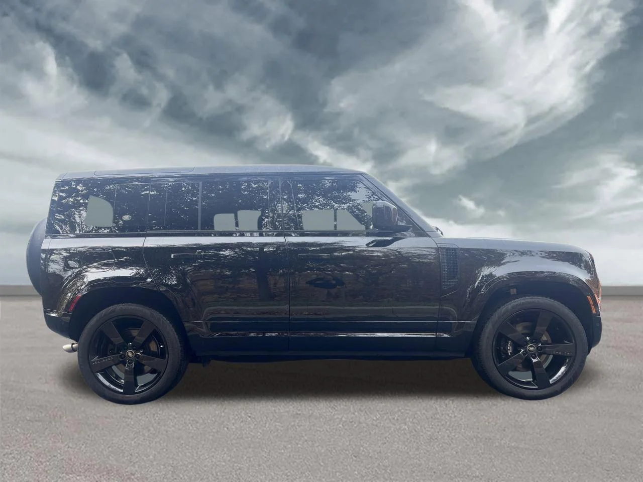 Certified Used 2024 Santorini Black Metallic Land Rover V8 image 6