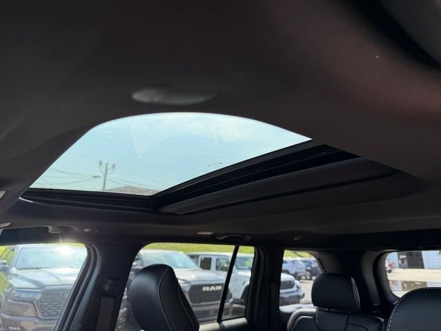 New 2027 Sting-Gray Clear-Coat Paint Jeep Altitude image 18
