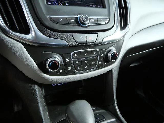 Used 2024 Gray Chevrolet LT image 18