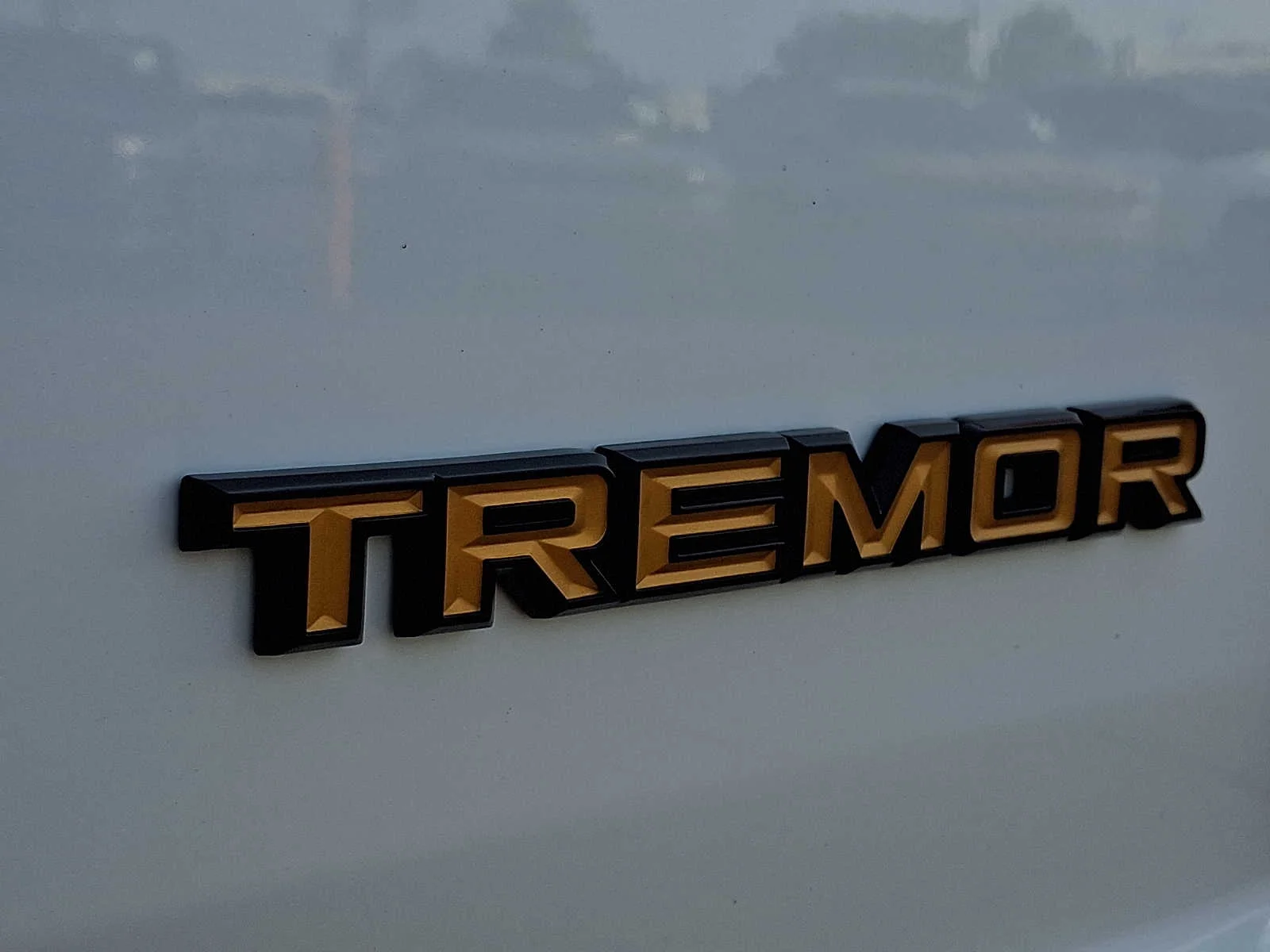 Used 2023 White Ford Tremor image 32