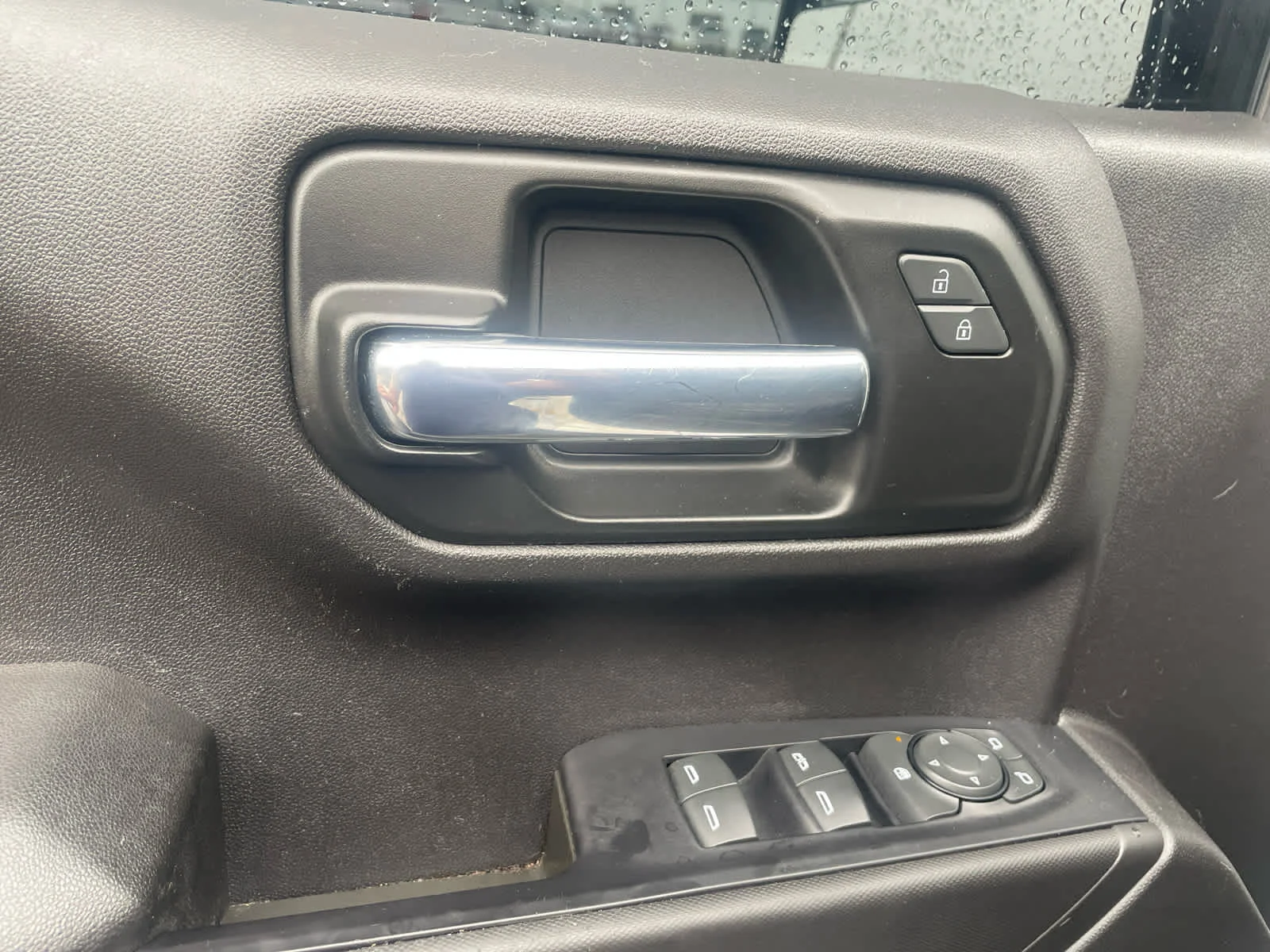 Used 2020 SUMMIT WHITE Chevrolet Custom image 11
