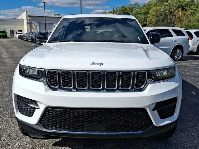New 2025 White Jeep Laredo X image 2