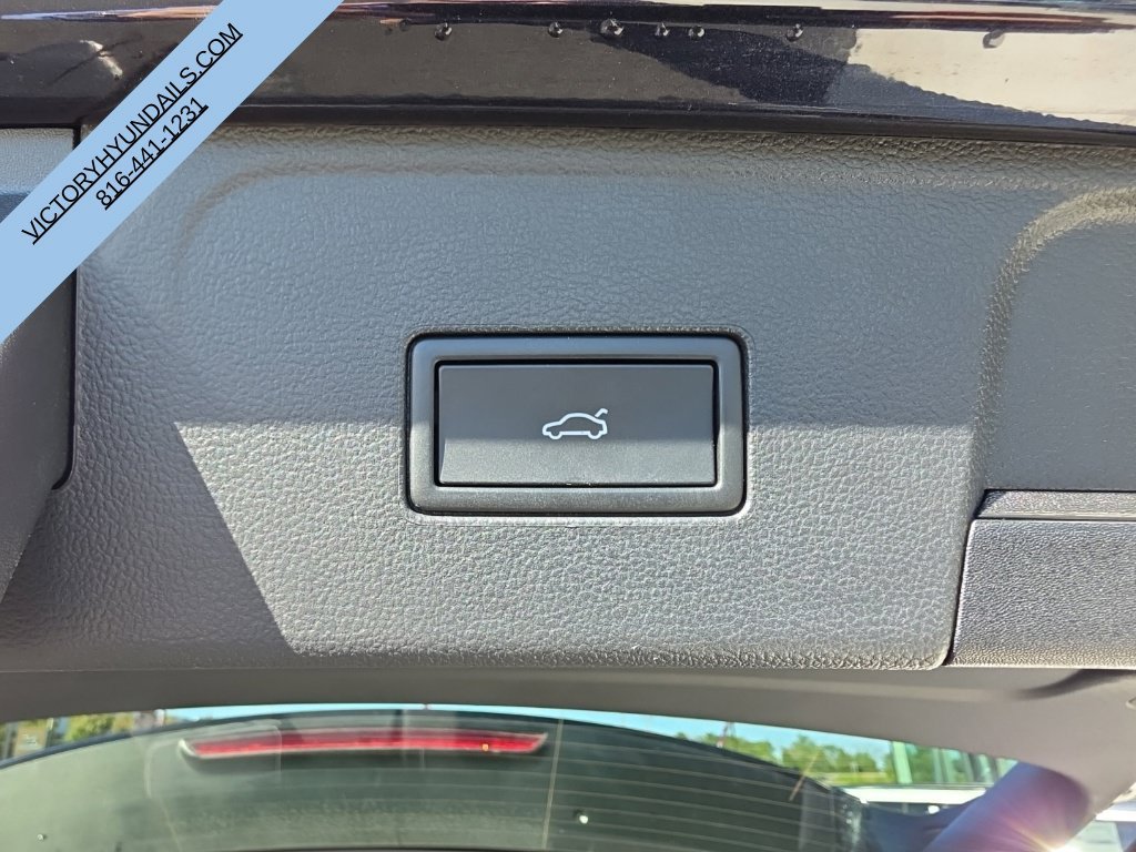 Used 2026  Volkswagen SE w/Technology image 41