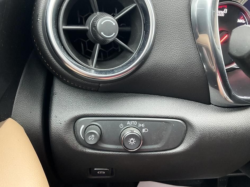 Used 2020 Black Chevrolet Premier image 8
