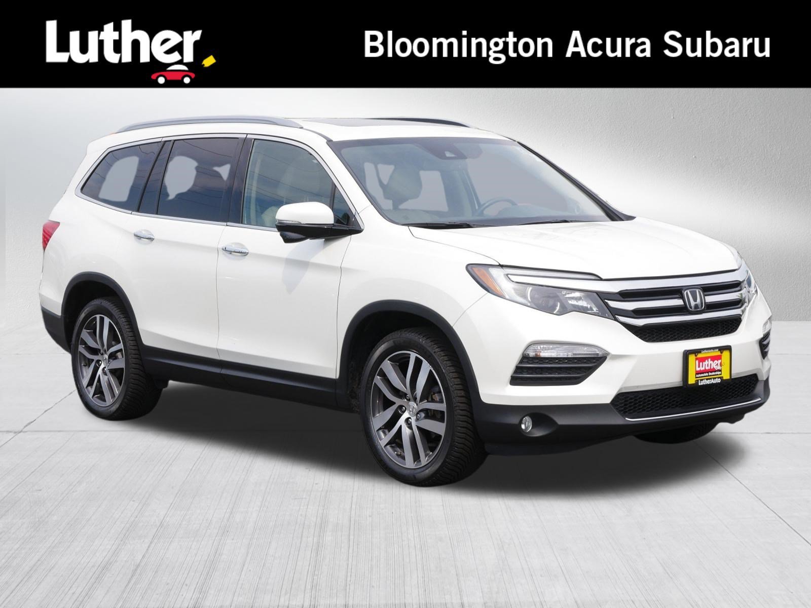 Used 2017 White Diamond Pearl Honda Touring image 1
