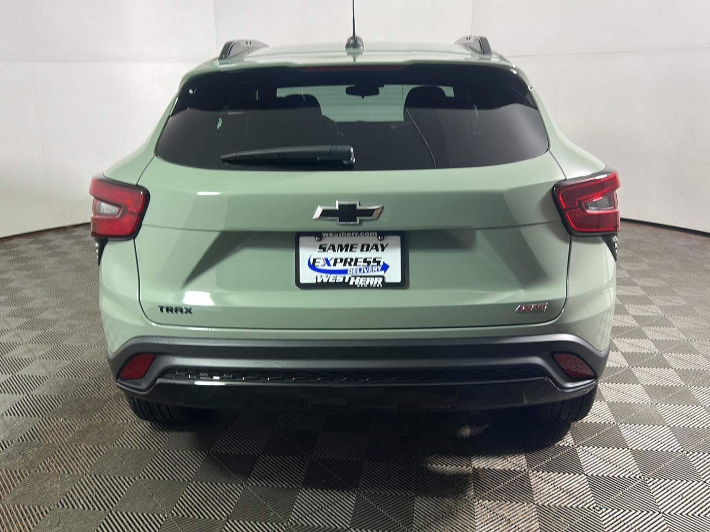 Used 2024 Cacti Green Chevrolet 2RS image 7