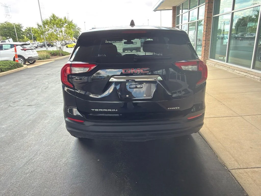 Used 2024 Black GMC SLE image 4