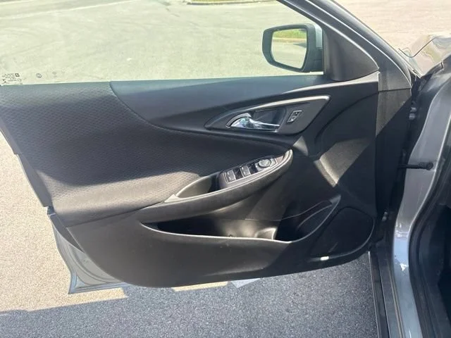 Used 2023 STERLING GRAY METALLIC Chevrolet LT image 10