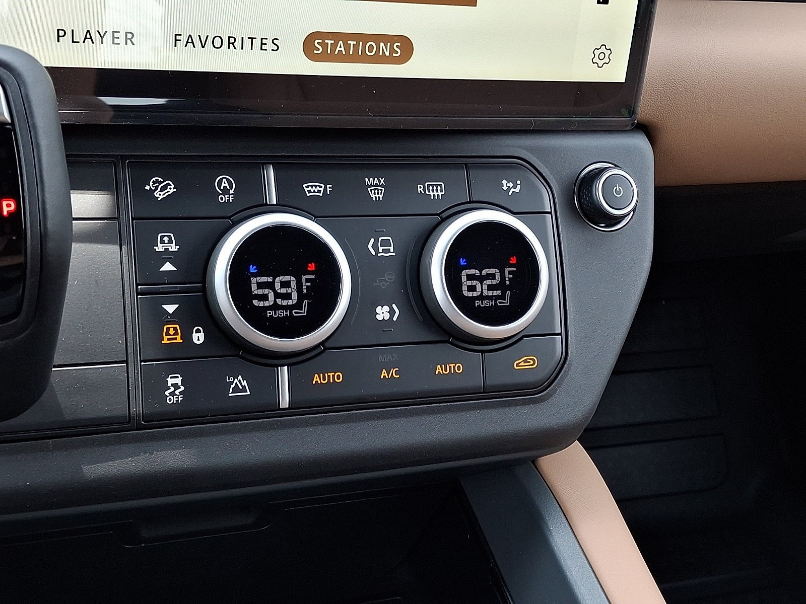 New 2026 Fuji White LAND ROVER X-Dynamic SE image 11