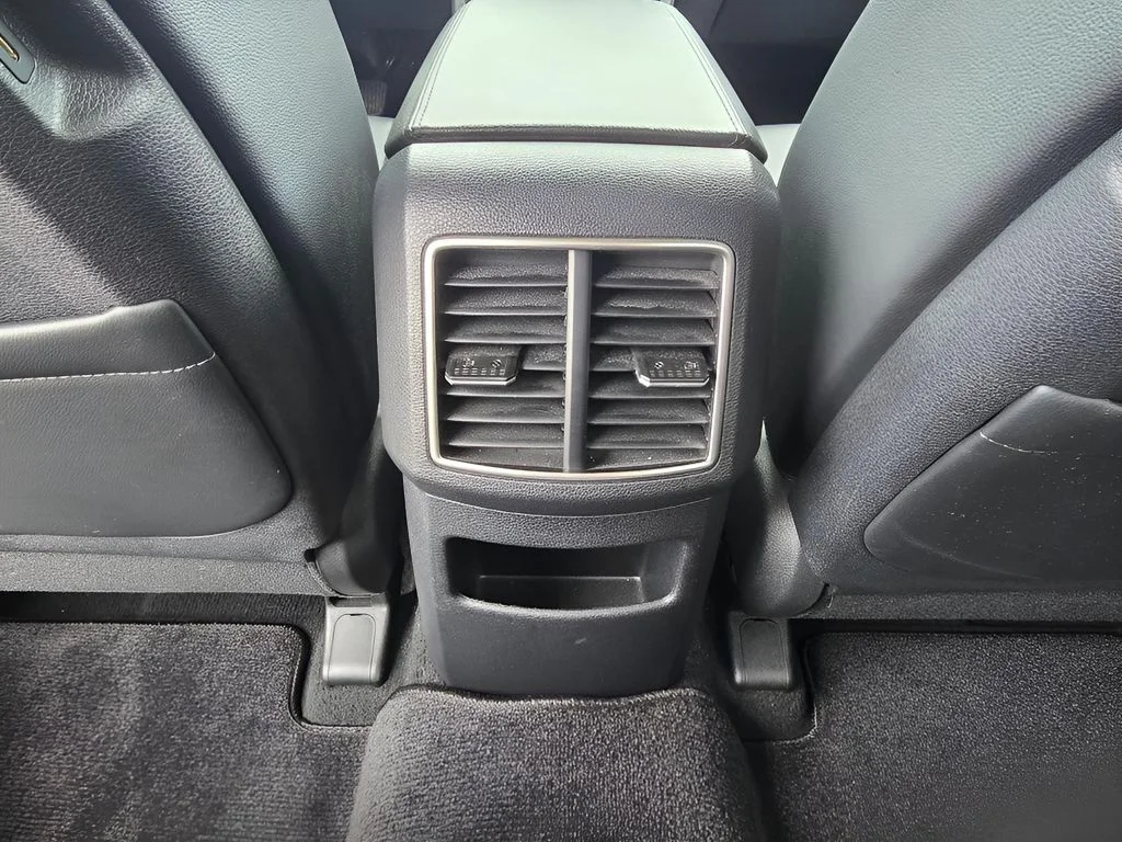 Used 2024 Gravity Gray Kia EX image 10