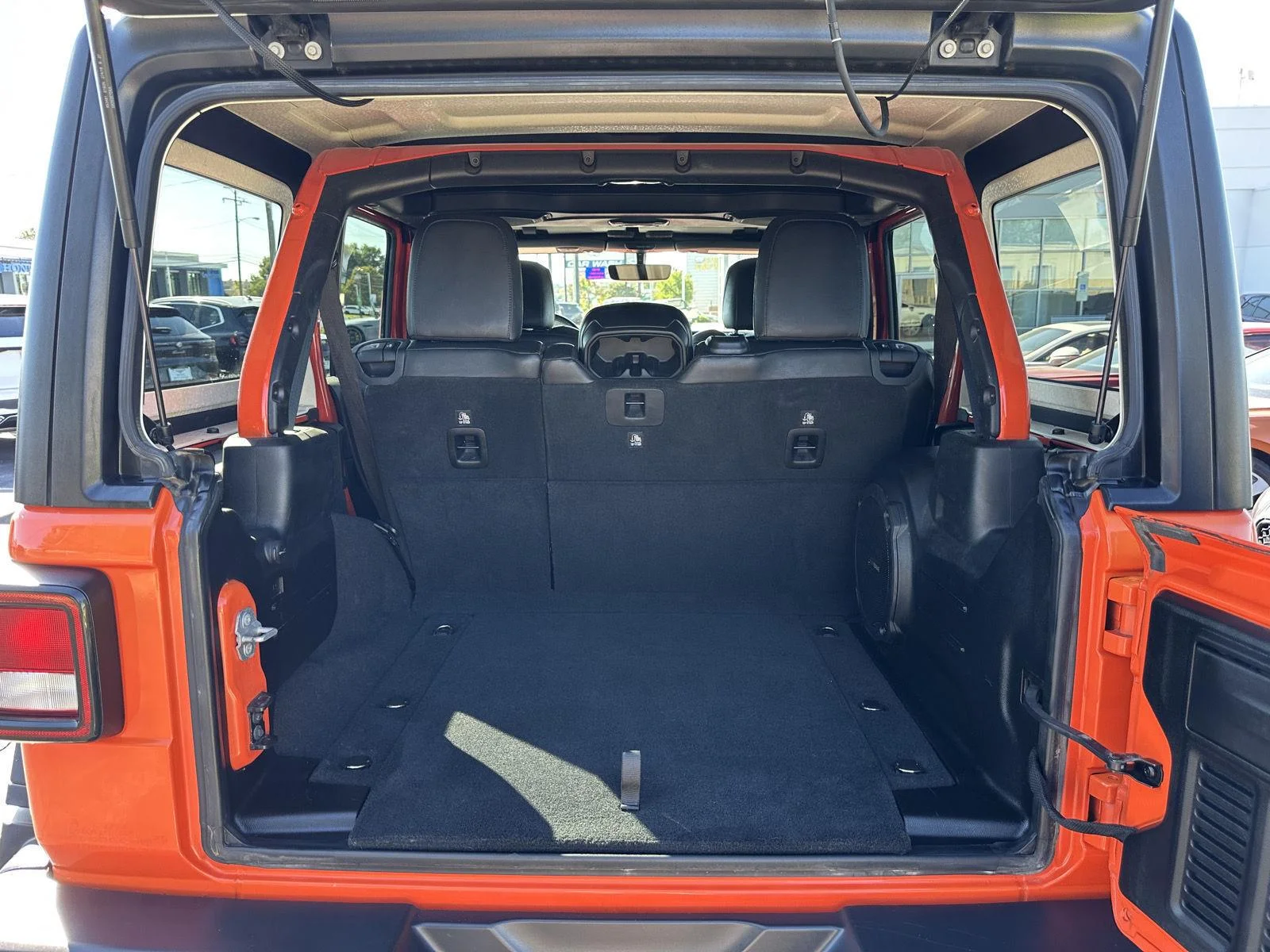 Used 2018 Firecracker Red Clearcoat Jeep Rubicon image 40