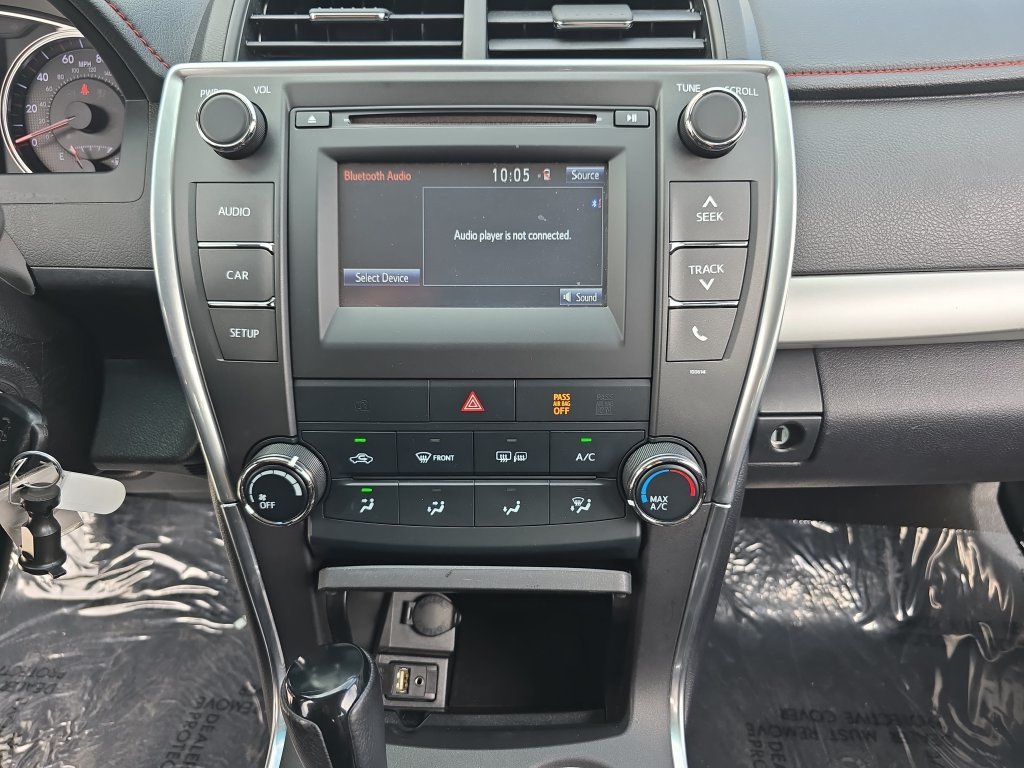 Used 2017  Toyota SE image 22