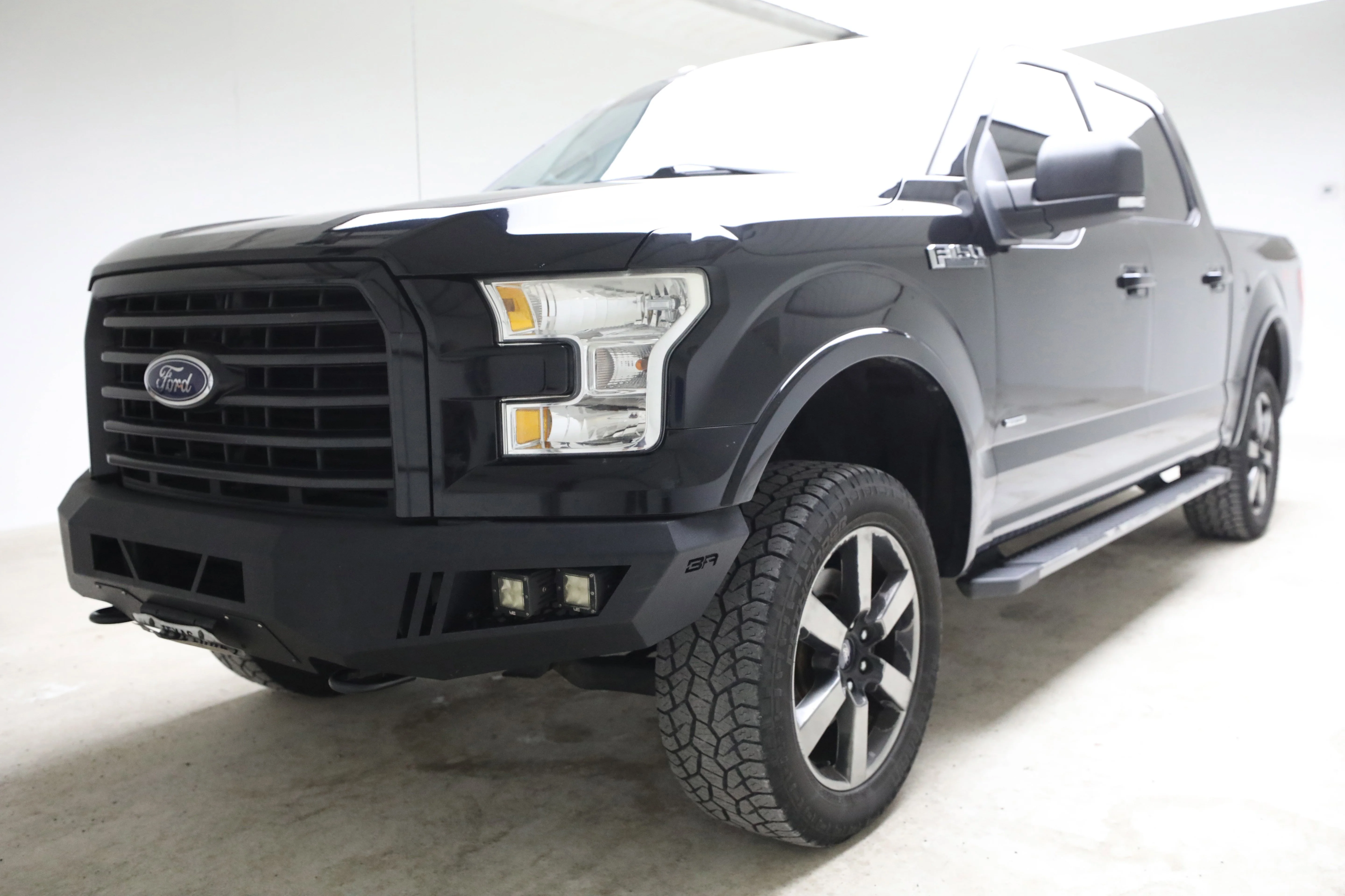 Pre-Owned 2016 Ford F-150 XLT Crew Cab 4x4 Fx4