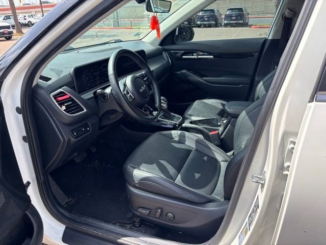 Used 2024 White Kia EX image 8