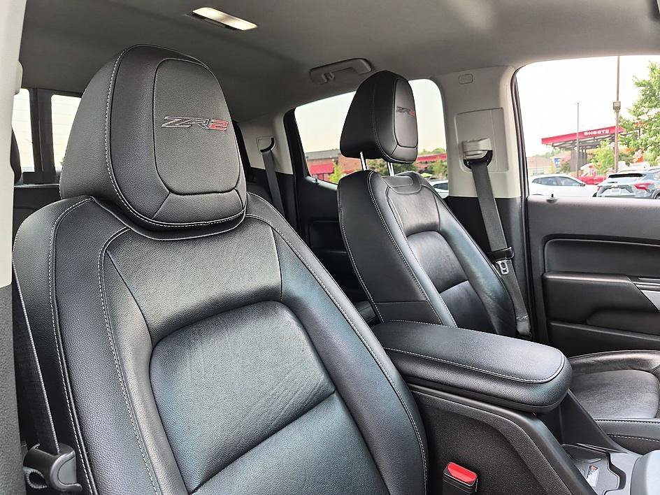 Used 2018 SUMMIT WHITE Chevrolet 4WD ZR2 image 32