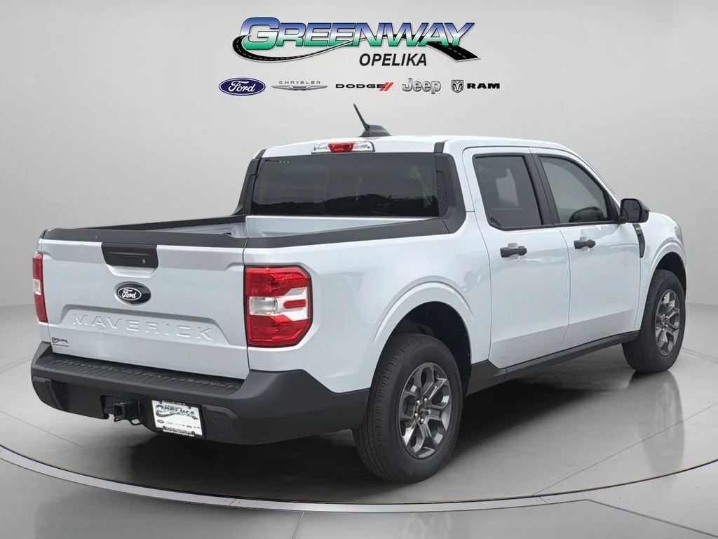 New 2026 Space White Metallic Ford XLT image 28