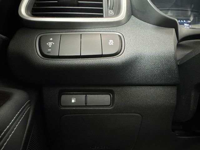 Used 2017 Silver Kia LX image 20
