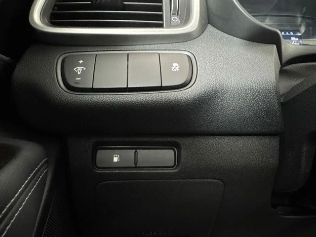 Used 2017 Silver Kia LX image 20