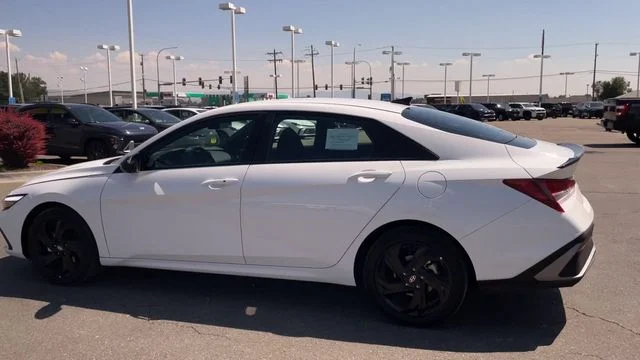 Used 2026 White Hyundai SEL Sport image 7