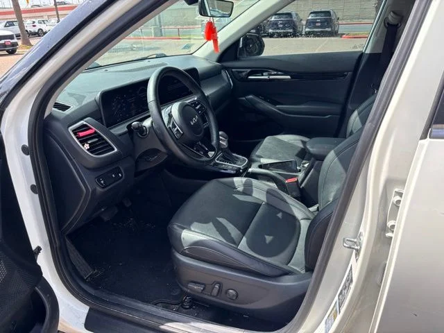 Used 2024 White Kia EX image 8