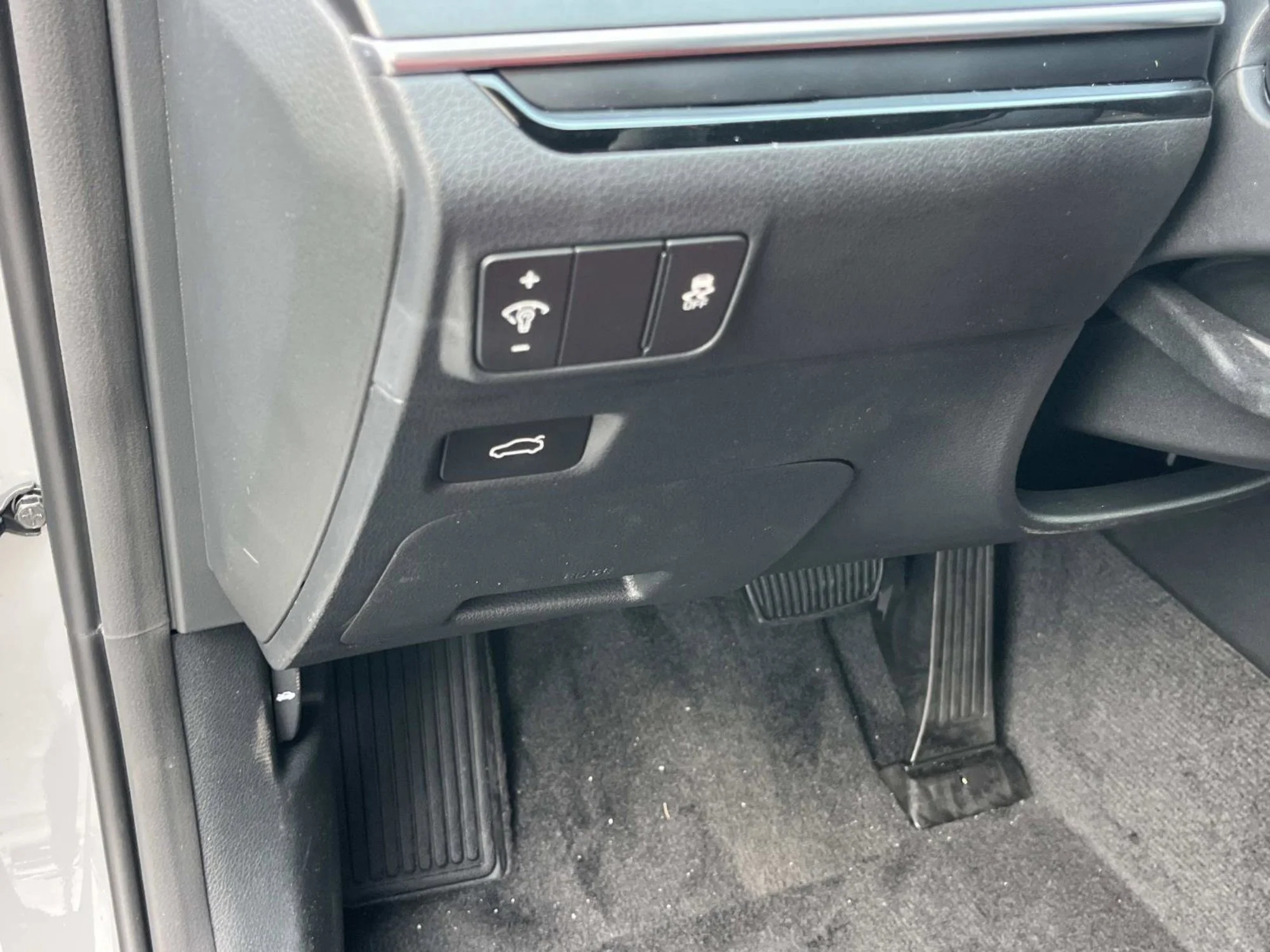 New 2026 Wolf Gray Kia GT-Line image 25