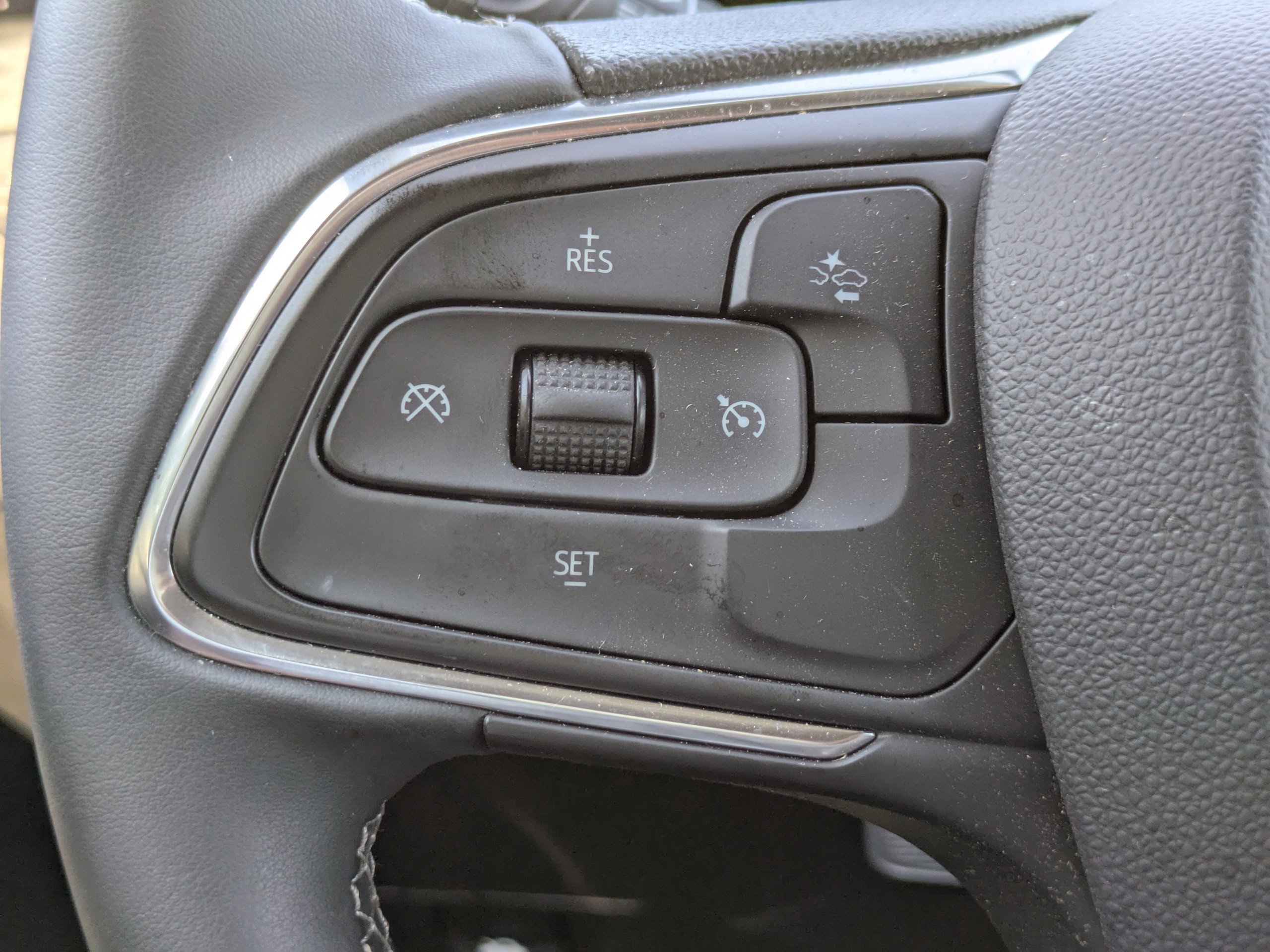 Used 2024 Summit White Buick Preferred image 23
