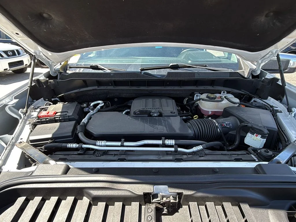 Used 2023 Summit White Chevrolet LT image 31