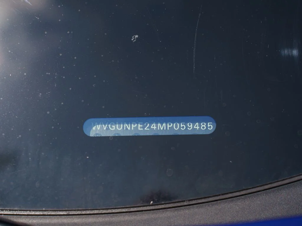 Used 2021 Blue Volkswagen Pro S image 30