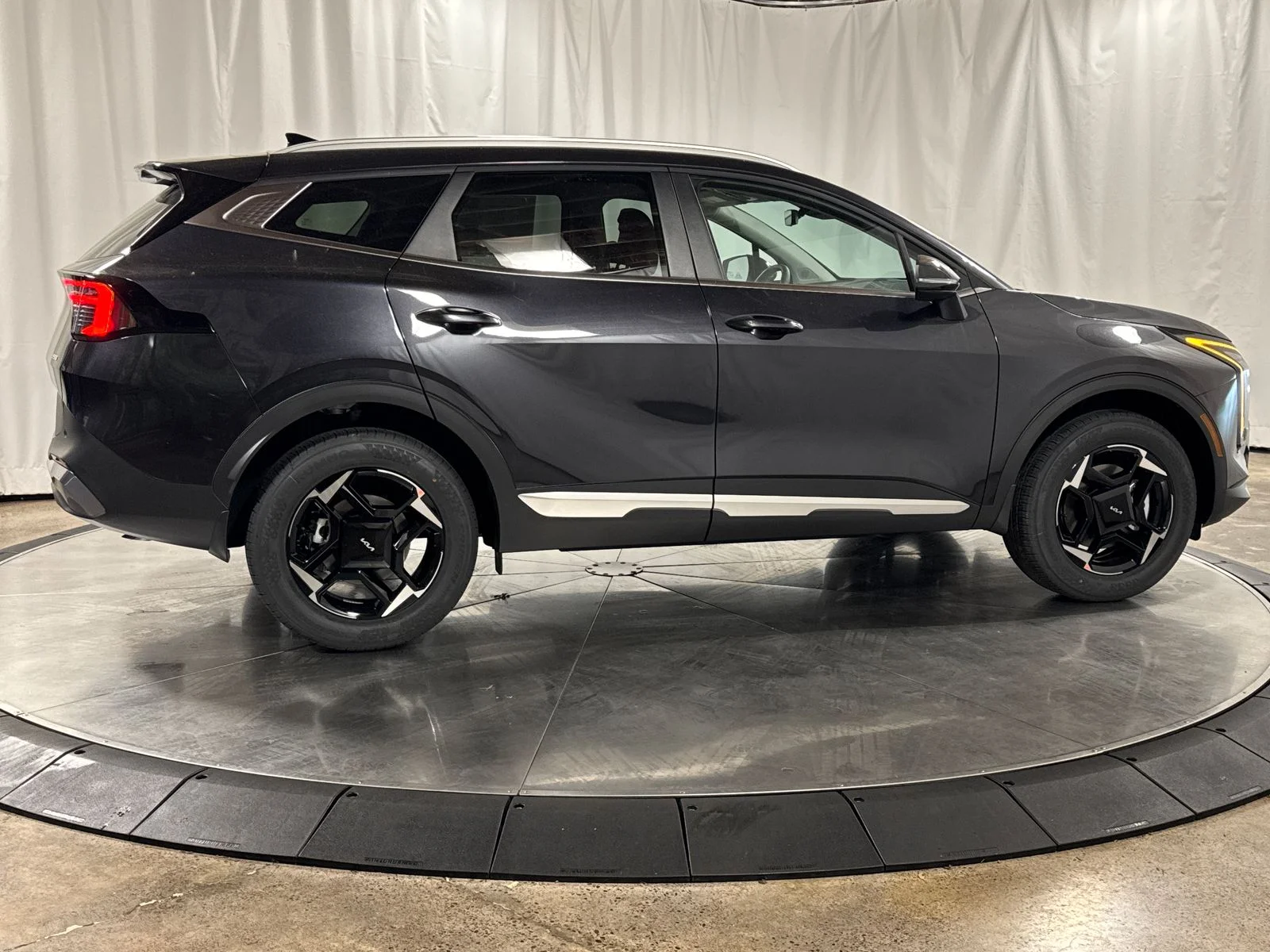New 2026 Panthera Metal Gray Kia EX image 9