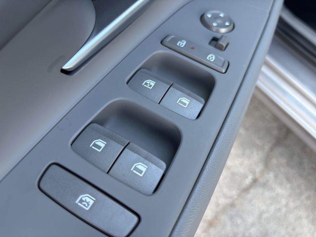 2025 Hyundai Elantra Blue - Photo 19