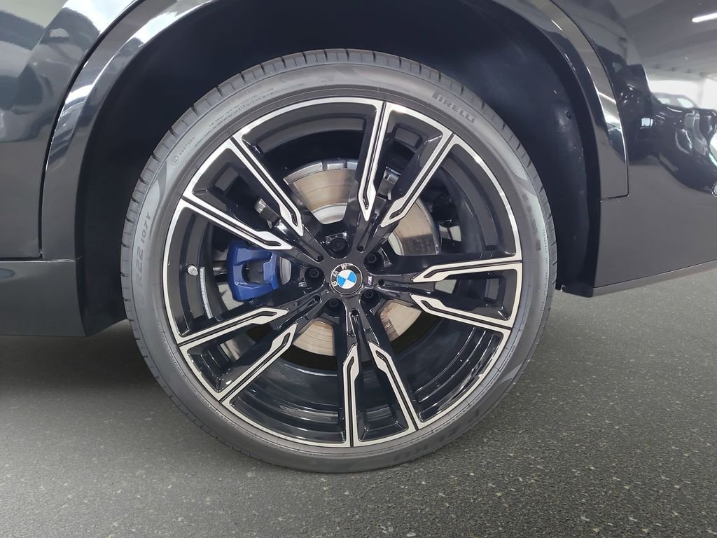 New 2026 Black Sapphire Metallic BMW M60i image 17
