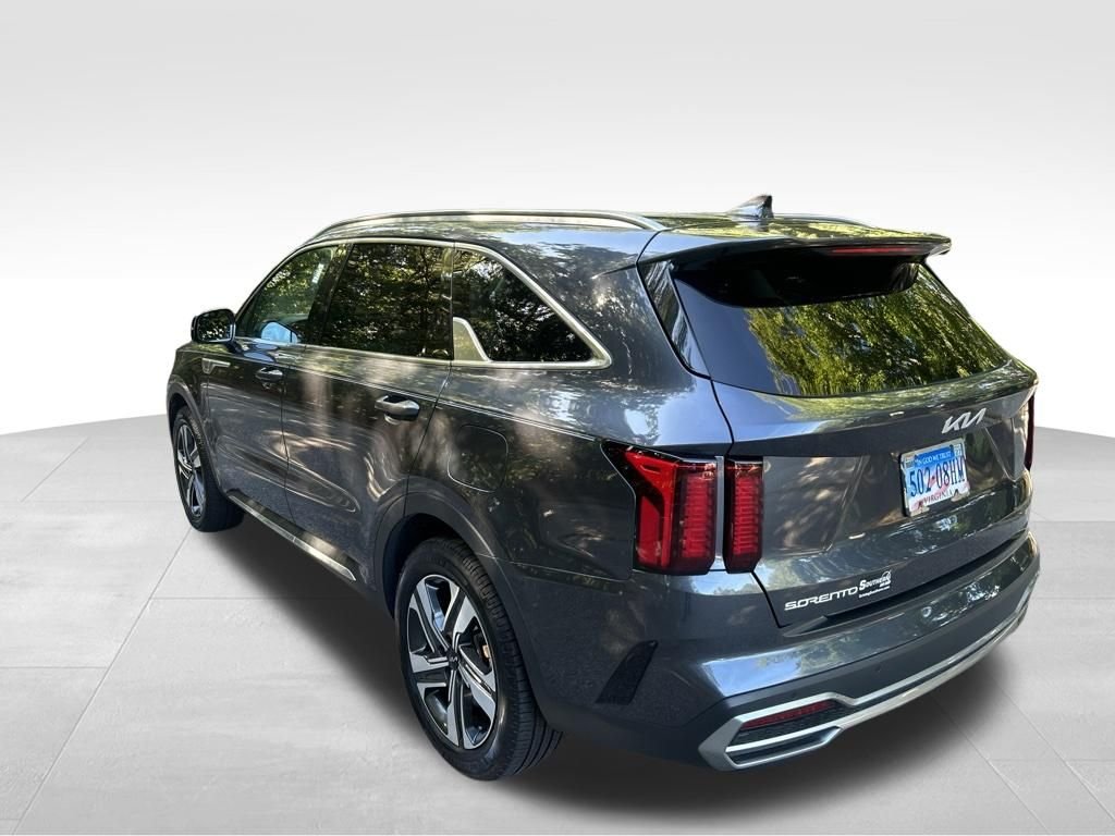 Used 2023 Gray Kia EX image 3
