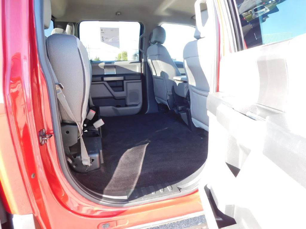 Used 2016 Ruby Red Metallic Tinted Clearcoat Ford XLT image 27