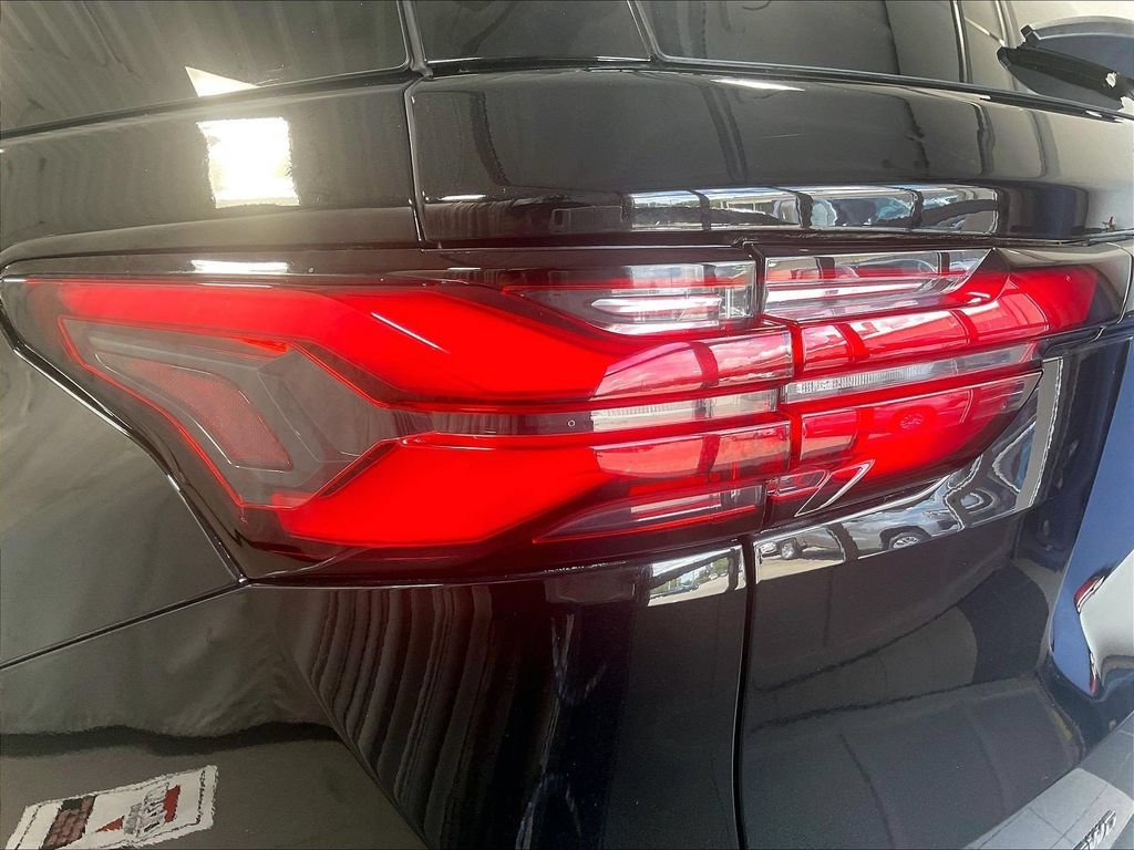Used 2023 Mosaic Black Metallic Chevrolet LT Cloth image 34