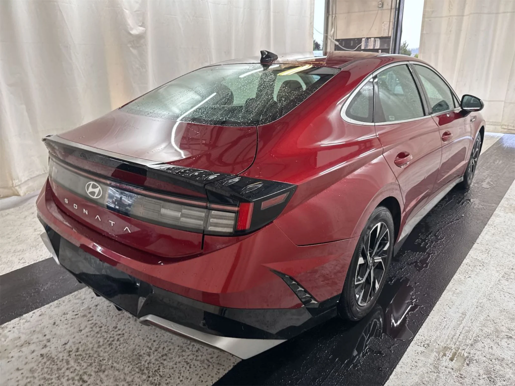 Used 2025 Ultimate red Hyundai SEL image 3