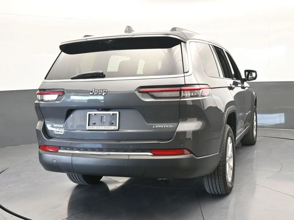 Used 2023 Baltic Gray Metallic Clearcoat Jeep Limited image 5