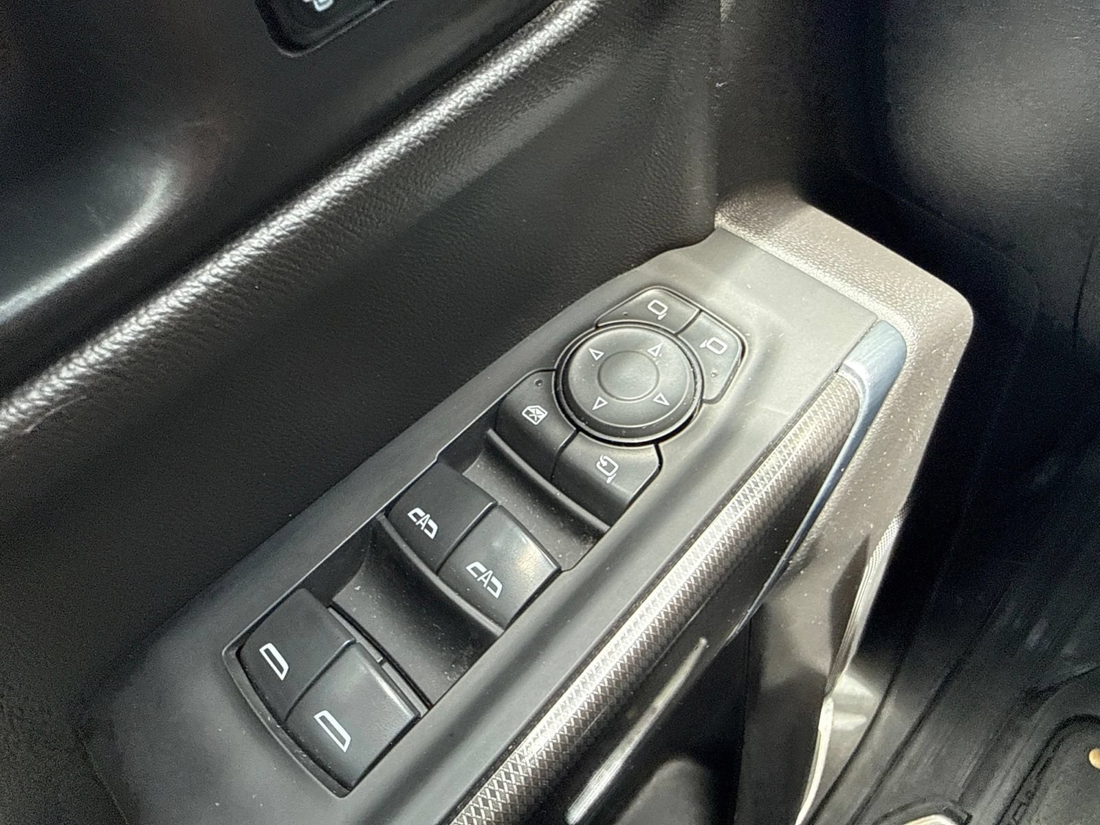 Used 2021 Summit White GMC AT4 with Trailering Package image 37
