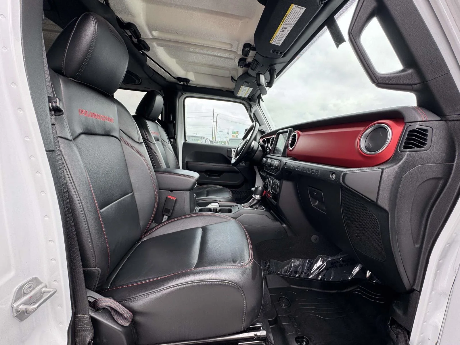 Used 2020 Bright White Clearcoat Jeep Rubicon image 18