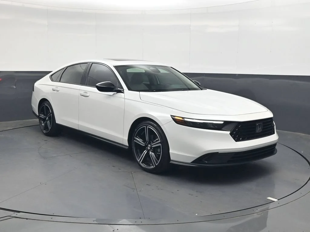 Certified Used 2026 Platinum White Pearl Honda SE image 46