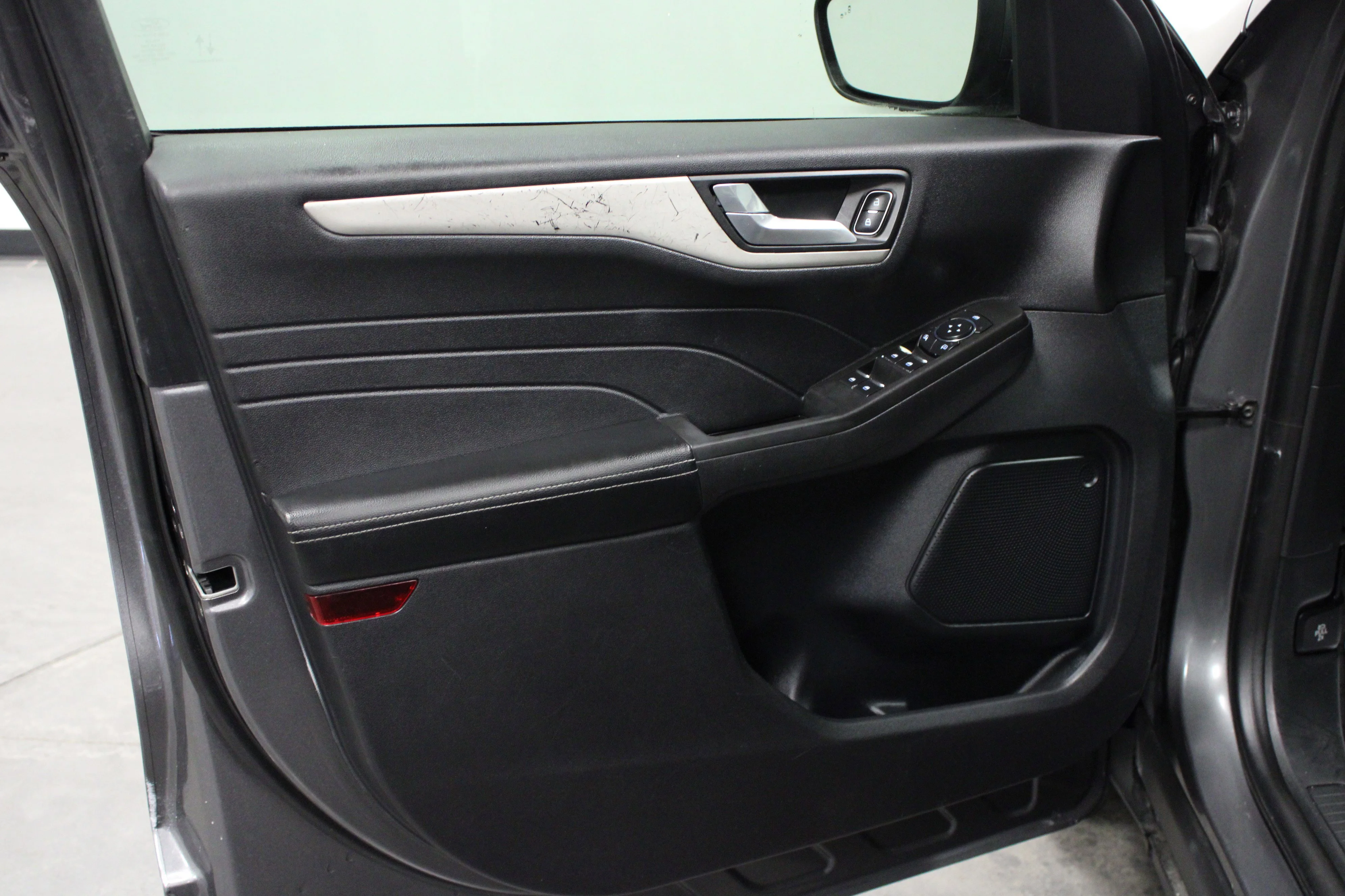 Used 2021 Gray Metallic Ford SE image 11