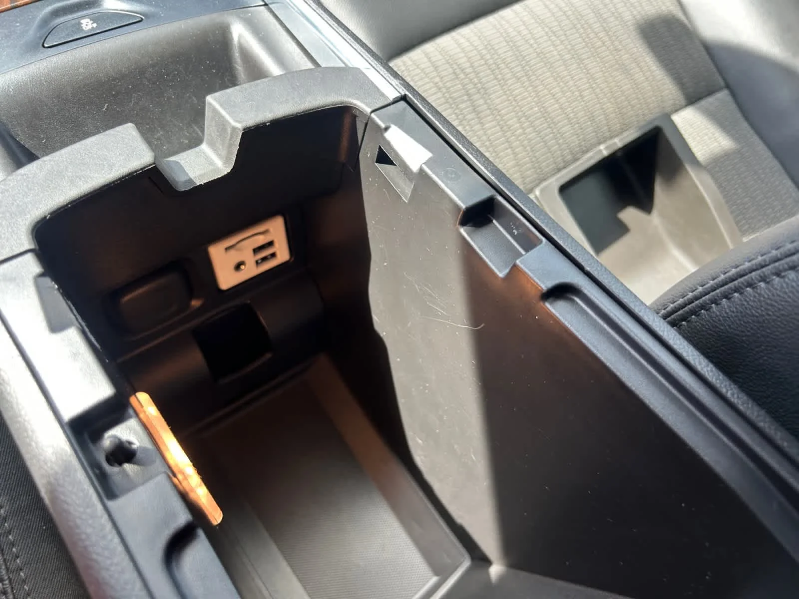 Used 2015 Silver Topaz Metallic Chevrolet LT image 33