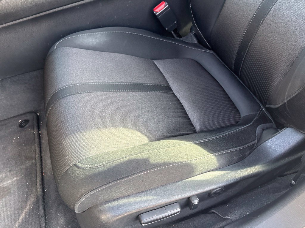 Used 2018 White Honda EX image 12