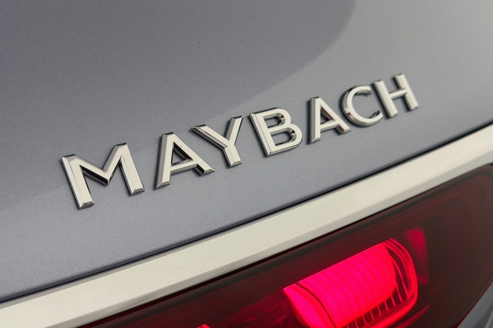 New 2026 MANUFAKTUR Cote d Azur Light Blue Metallic Mercedes-Benz Maybach GLS 600 4MATIC® SUV image 11