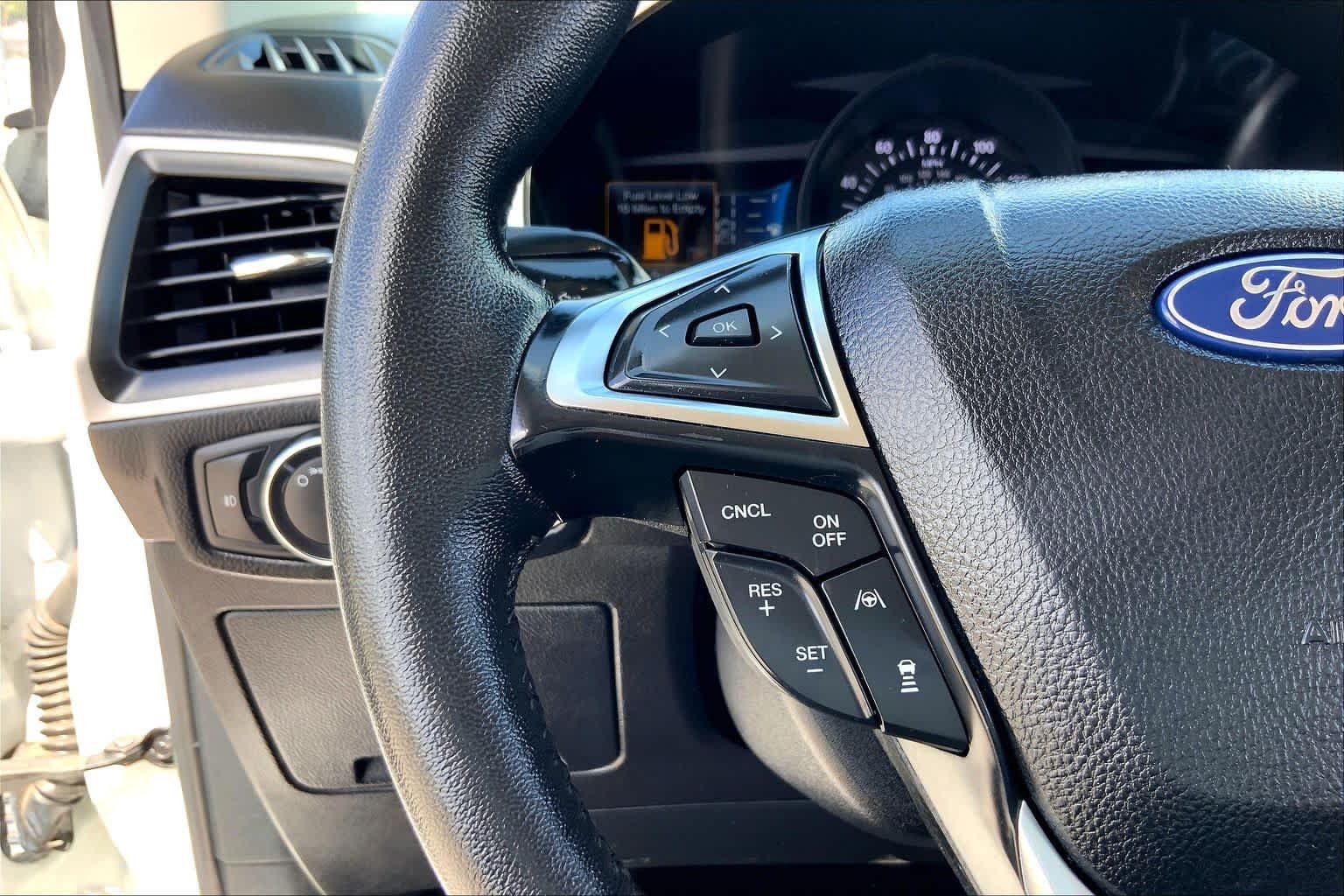 Used 2020 Star White Metallic Tri-Coat Ford SEL image 23
