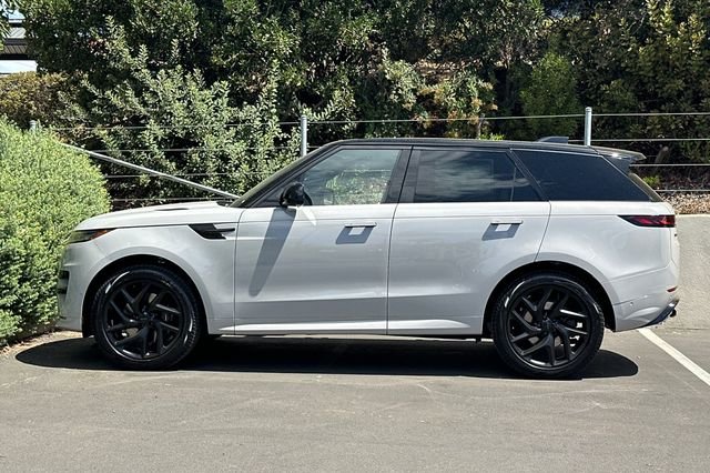 New 2026 Borasco Grey Land Rover Dynamic SE image 2