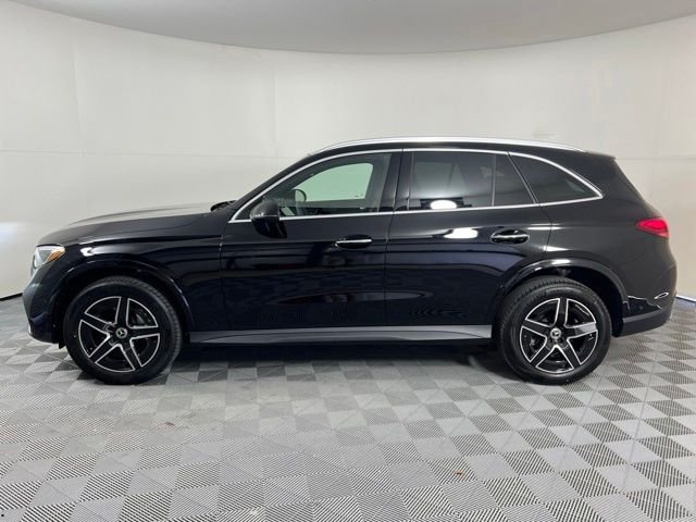 New 2026 Black Mercedes-Benz GLC 300 image 4