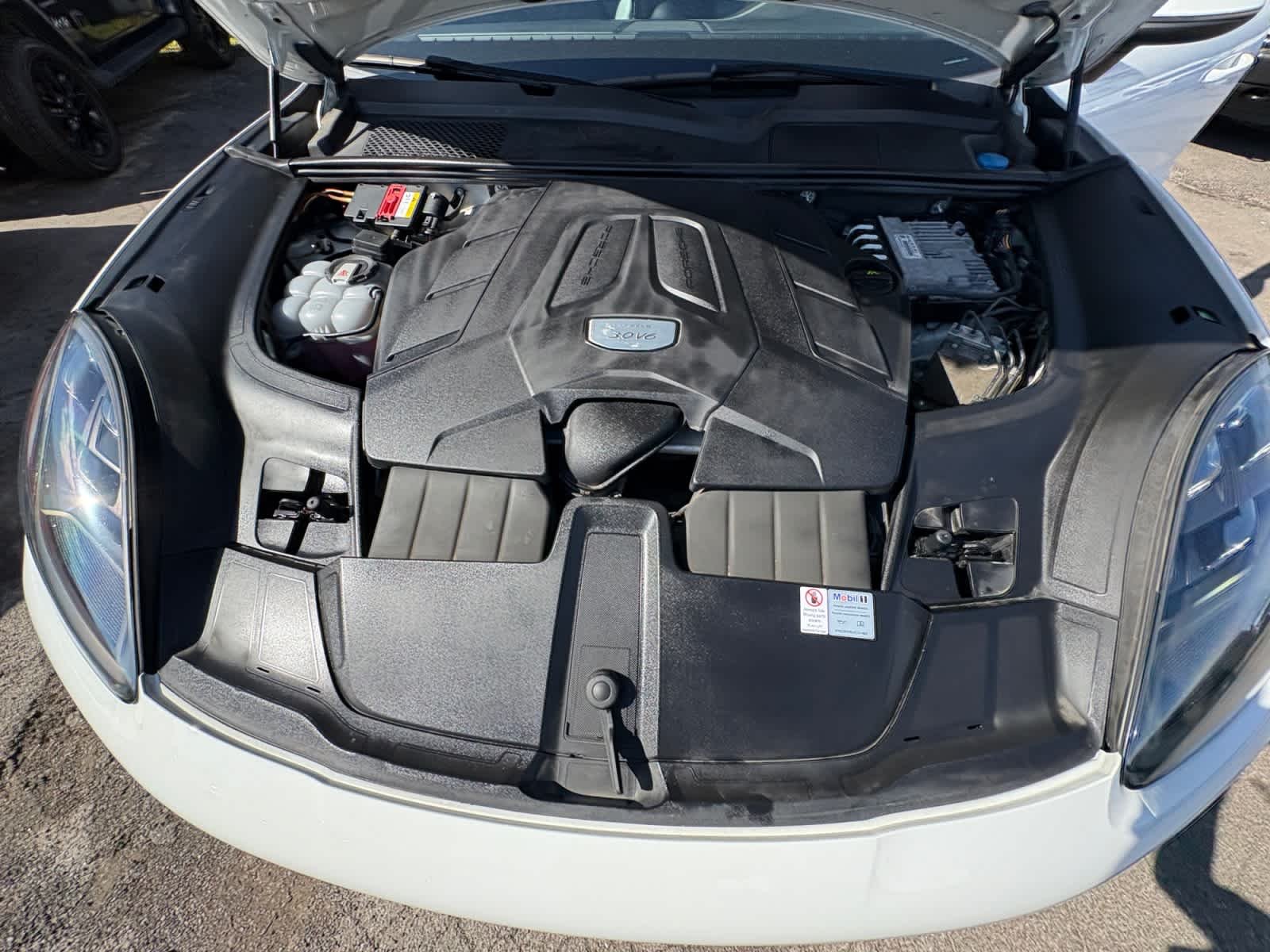 Used 2019 White Porsche  image 22