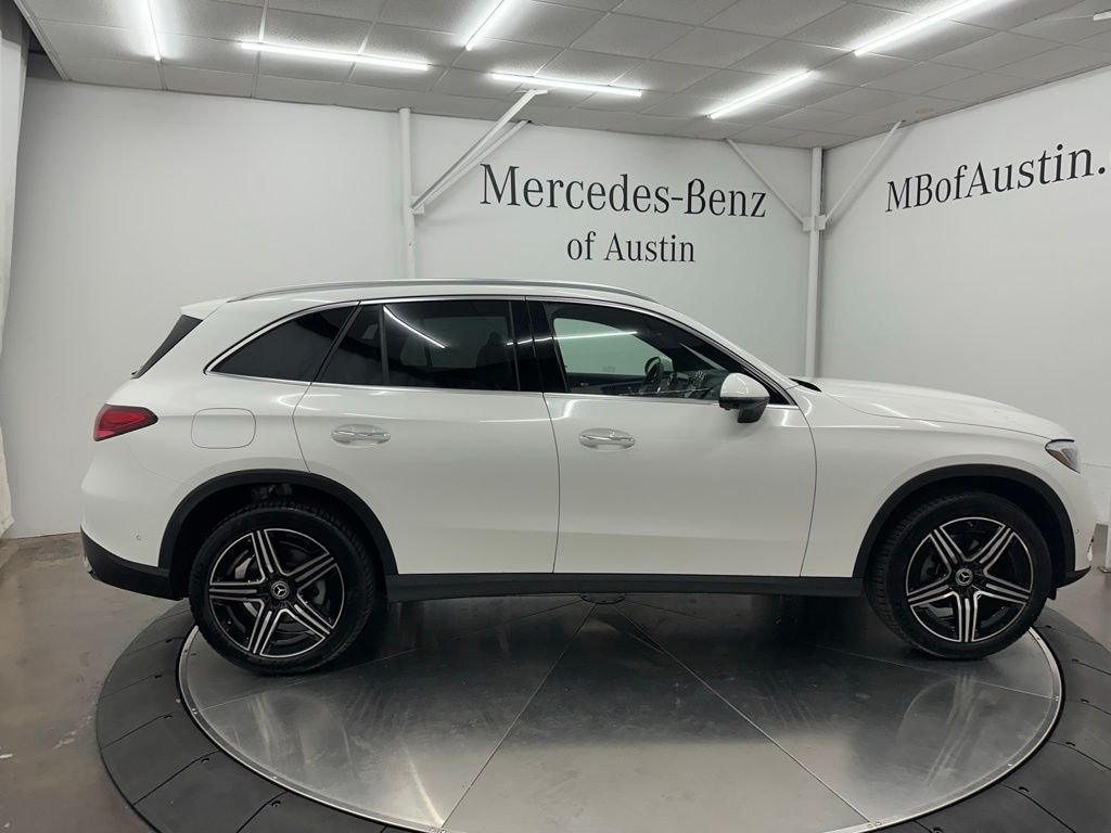 New 2027 Polar White Mercedes-Benz GLC 300 image 8