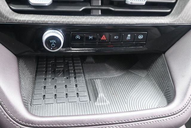 Used 2025 Black Metallic Ford Platinum image 12